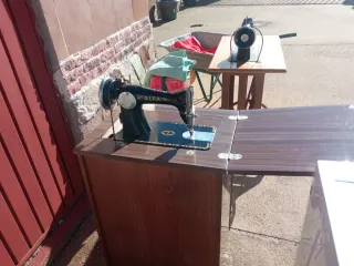 Máquina de coser Alfa en buen estado.tengo dos la