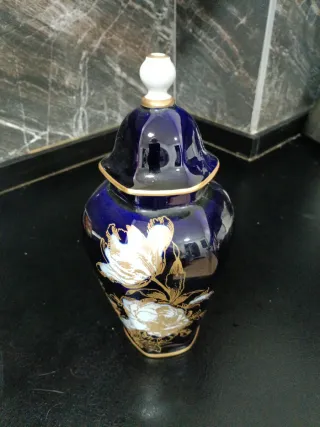 Jarrón de porcelana china azul y blanco