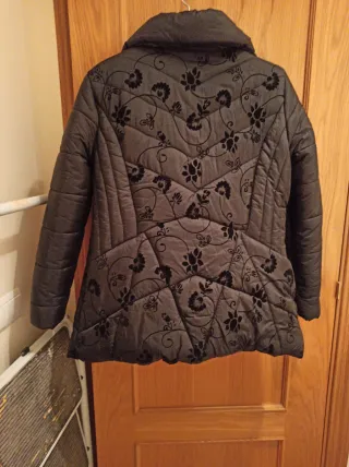 Chaquetón acolchado estampado floral