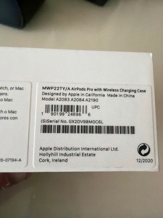 Apple AirPods Pro con funda verde