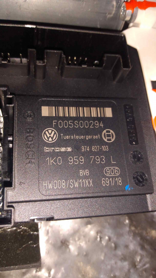 MOTOR ELEVALUNAS DELANTERO IZQUIERDO SEAT LEO