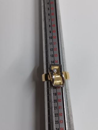 Anillo Oro 18K con Diamante