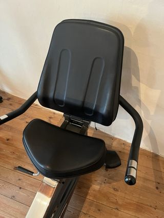 Bicicleta Estática BH LK 7500 con Respaldo