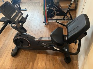 Bicicleta Estática BH LK 7500 con Respaldo