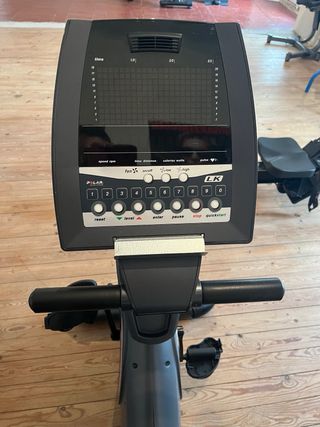 Bicicleta Estática BH LK 7500 con Respaldo