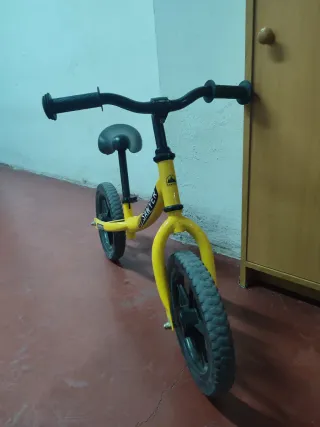 Bicicleta de equilibrio Sawyer amarilla