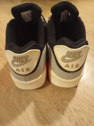 Zapatillas Nike Air Max Negras y Rojas