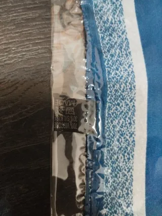 Pañuelo seda estampado floral mariposas