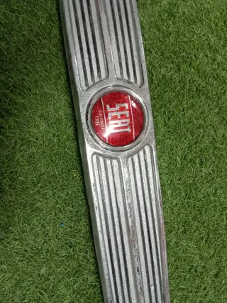 Anagrama frontal Seat 850