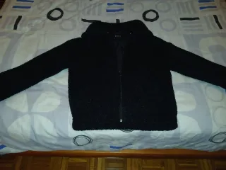 Cazadora borreguito negra talla S.