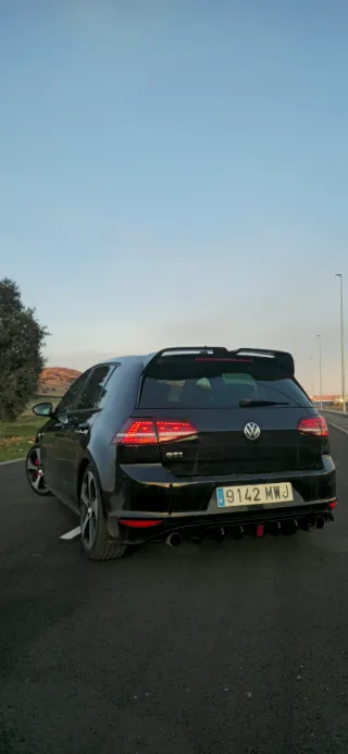 Volkswagen Golf GTI PERFORMANCE MK7