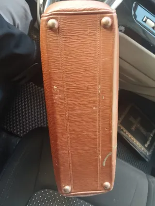 Maleta antigua de cuero