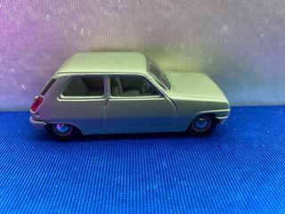 COCHE DE MINIATURA RENAULT 5 SOLIDO ESCALA 1:43