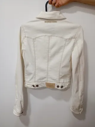Chaqueta vaquera Stradivarius blanca Talla S