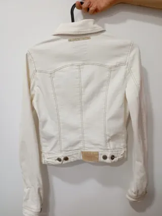 Chaqueta vaquera Stradivarius blanca Talla S