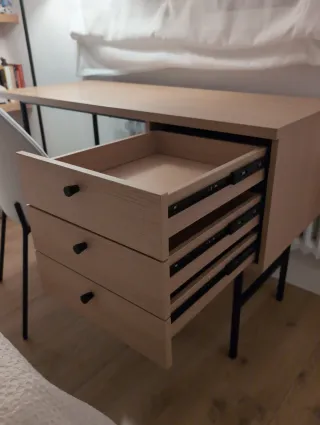 Escritorio madera y metal