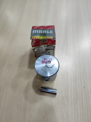 Pistón Mahle Honda E75 31 03 48.54