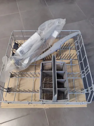 Cesto inferior lavavajillas y accesorios