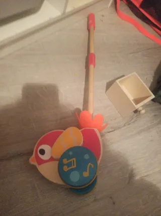 Caminador de madera musical para bebés