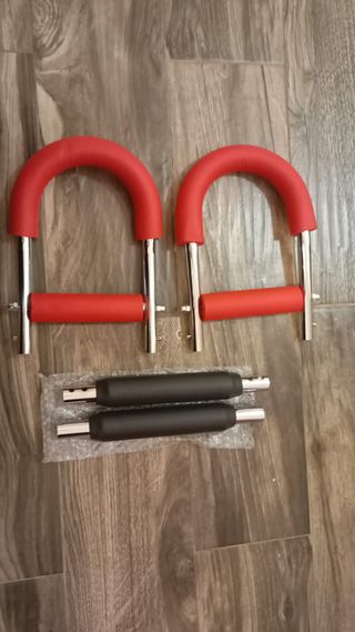 Barras de deporte rojas y negras