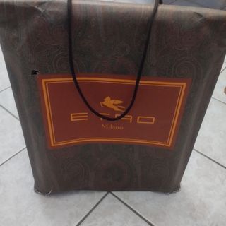 Sgabello vintage design etnico