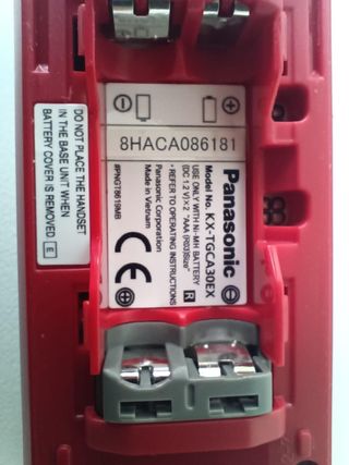 Teléfono Inalámbrico Panasonic Negro y Rojo