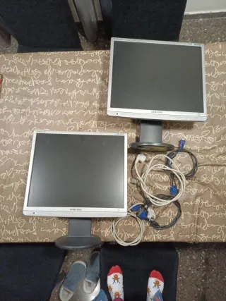 2 Pantallas Samsung 19 Plata/Negro