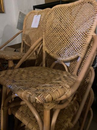 Silla de ratán tejida