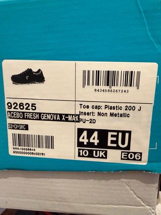 Zapatos de seguridad azules y verdes