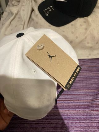 Gorra Jordan Pro Cap Blanca y Negra