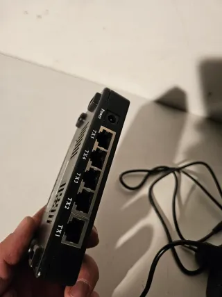 Switch Konig CMP-Ehub15 5 Porte