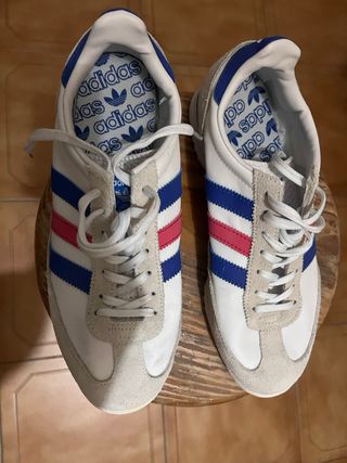 Zapatillas Adidas Blancas y Azules
