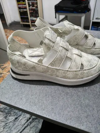 Zapatillas deportivas Shein verano blancas