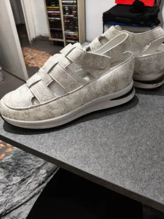 Zapatillas deportivas Shein verano blancas