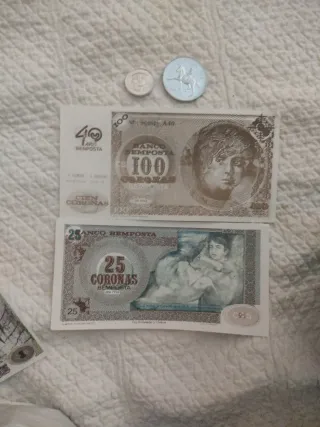 Billete y monedas Una Corona