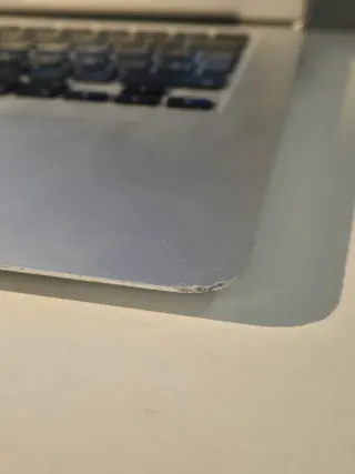 MacBook Air 13” (2017) i5 · 8GB RAM · SSD 256GB