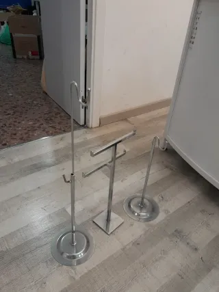 Expositores de tienda metálicos