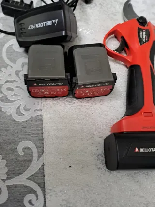 Tijera Eléctrica Poda Bellota