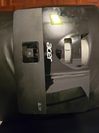 Proyector Acer X113P DLP + Mando y Cables