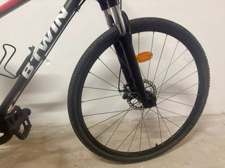 Bicicleta Btwin Gris y Roja