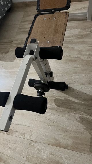 Banco de pesas con barra