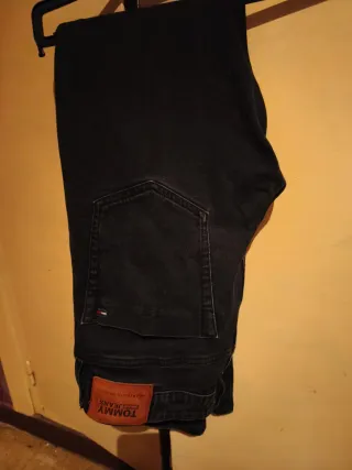 Pantalones Tommy Jeans Slim Fit Negros