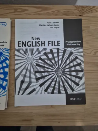 Pack New english file Pre-intermediate con CD