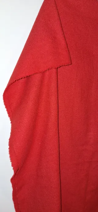 Pañuelo rojo con flecos