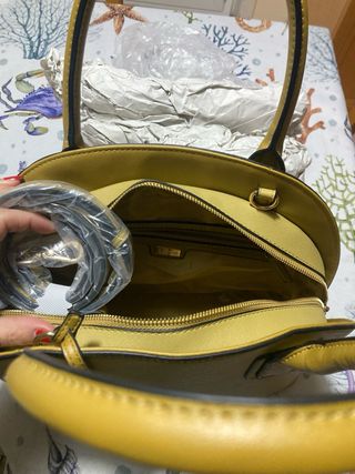 Borsa a mano con tracolla color oro verde oliva