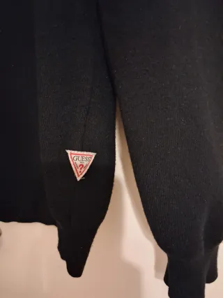 Jersey Guess Negro Logo