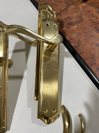 Picaportes de latón para  7 puertas  Todas 30€