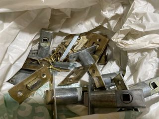 Picaportes de latón para  7 puertas  Todas 30€