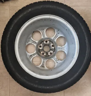 Rueda de repuesto coche