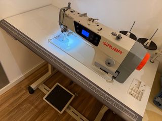 Máquina de Coser Industrial Siruba